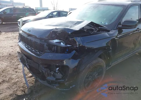 2025 Jeep Grand Cherokee Altitude 4X4 из США, поврежденный, VIN 1C4RJHAGXSC331801